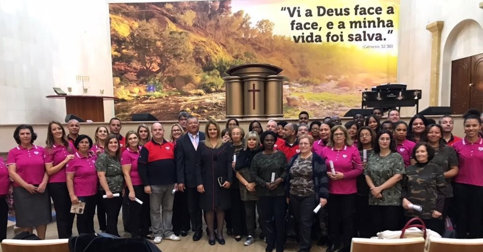 Imagem de capa - Mais de 300 voluntários que atuam em presídios são consagrados em Portugal